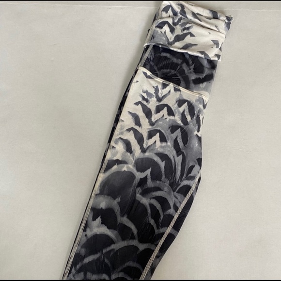 Lululemon Wunder Under Pant Pretty Plume Dance 4 - Picture 3 of 10